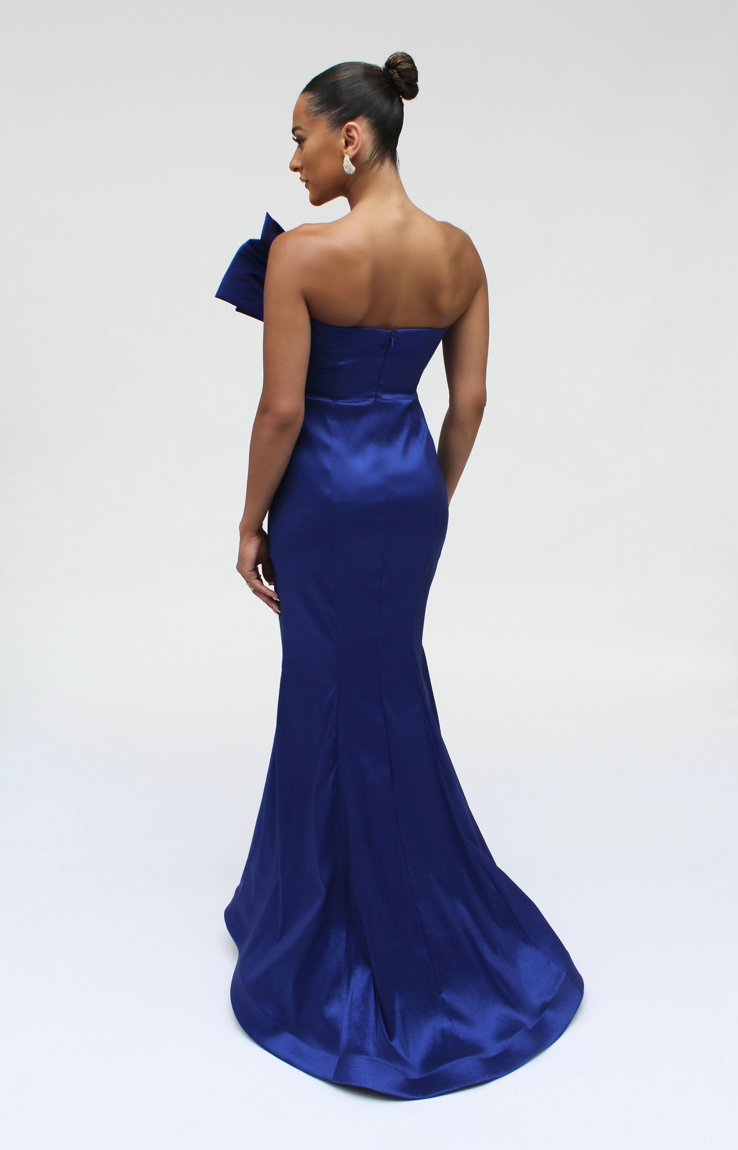 Sophisticated approach form fitted hourglass gown