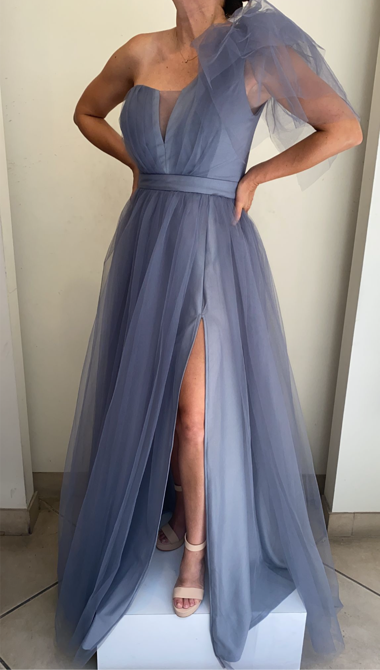 One shoulder tulle gown with side slit