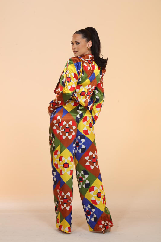 Geo suits you perfectly print satin geometric suit set with pockets