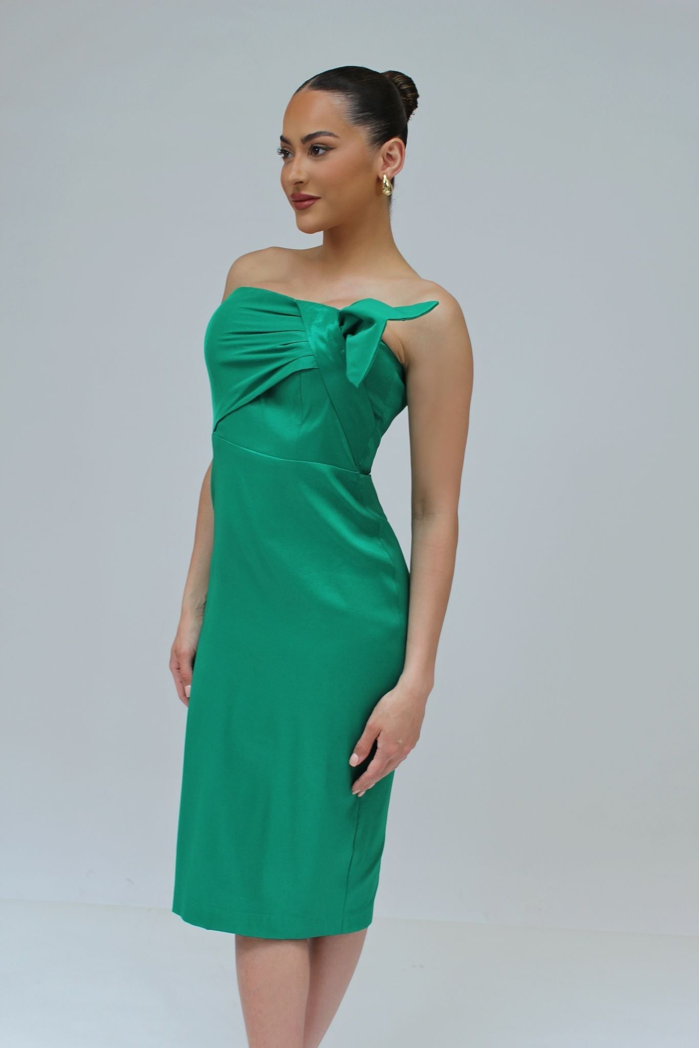 Strapless bow midi cocktail dress with back center slit