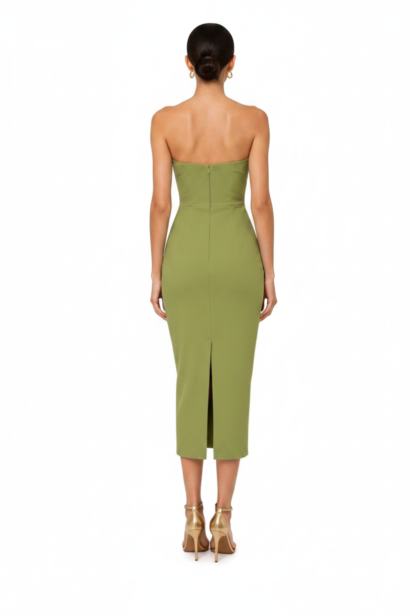 Flattering strapless ruched bodice form-fitting midi dress